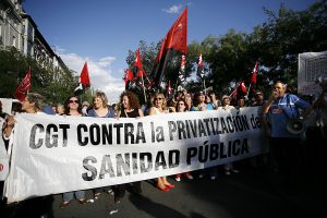 Más de mil personas se manifestaron en Madrid contra la privatización de la sanidad pública