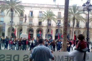 En marcha contra la crisis : crónicas y fotos de varias acciones en Catalunya