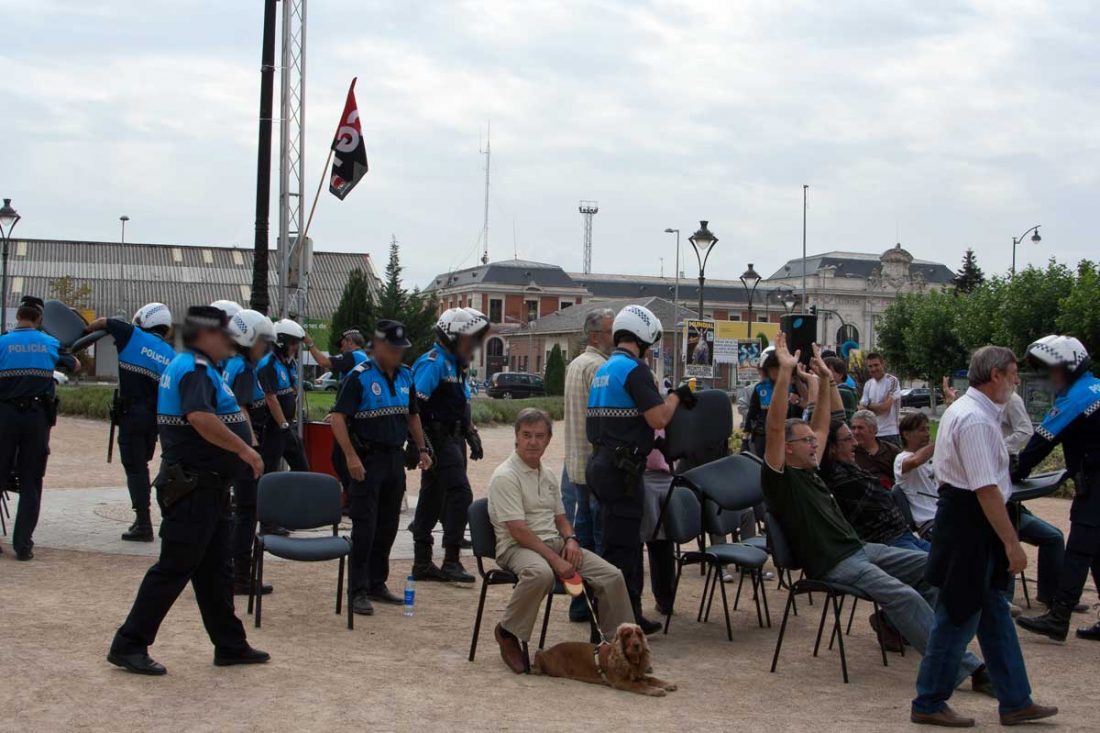 La policía asalta y desmantela el Campamento Libertario de CGT en Valladolid