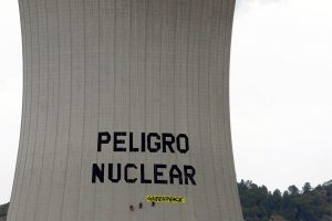 CGT exige la libertad de los 16 detenidos tras la acción de Greenpeace en la central nuclear de Cofrentes