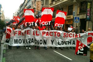 Miles de personas se manifiestan en Madrid por los derechos sociales y la justicia ambiental