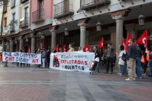 Valladolid : CNT y CGT se concentran en reivindicación de un convenio del Metal digno y justo.
