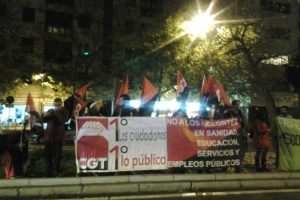 Sevilla. Protesta ante el parlamento andaluz contra las políticas de recortes de la Junta y del Gobierno
