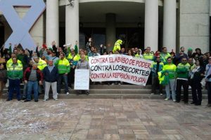 Primer día de huelga indefinida en el servicio de limpieza del Rincón de la Victoria (Málaga)