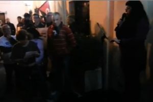 Acto de protesta contra el despido de una empleada en el Consistorio de La Barca [video]