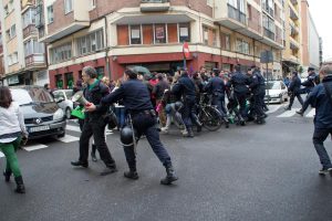 Valladolid. Dos compañeros agredidos y detenidos durante las protestas pacíficas de la Huelga de Enseñanza