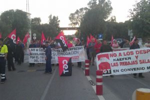 Huelga indefinida en el sector petroquímico del Campo de Gibraltar a partir del 20 de agosto, en apoyo de los trabajadores despedidos de Kaefer y Padilla.