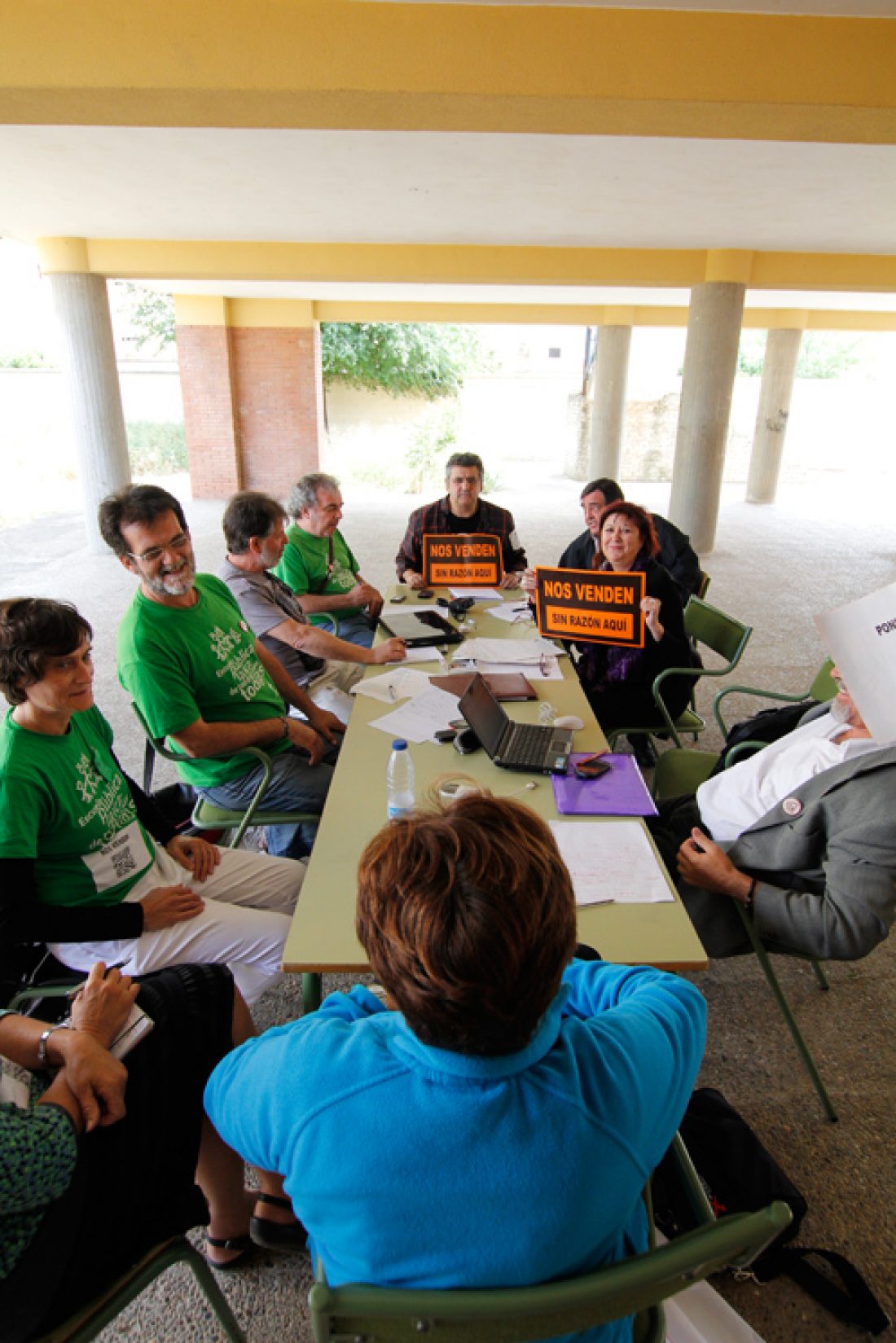 CGT apoya la acampada del profesorado interino ante el parlamento andaluz en defensa de la educación pública