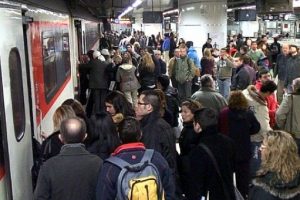 La Generalitat de Catalunya suprime ochenta trenes diarios en Rodalies.