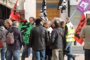 Francia: Solidiares, CNT-F, CNT-SO protestando contra ley Mordaza