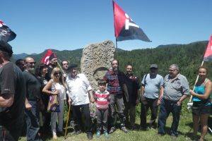 Homenaje en el Alto de Igal a los presos-esclavos que realizaron la carretera a pico y pala