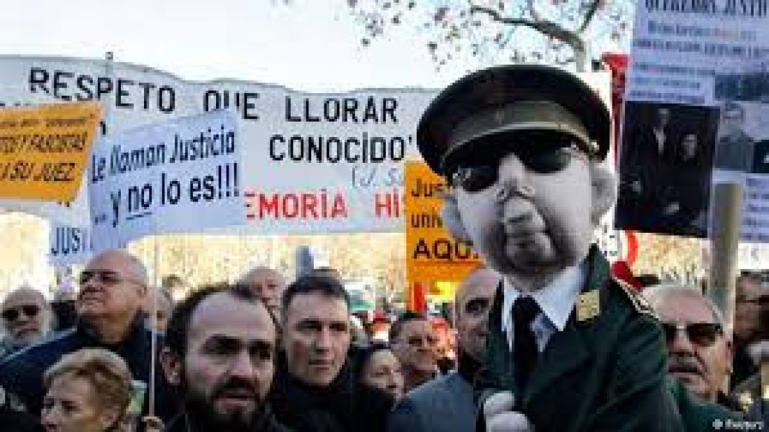 La Fiscalía General maniobra para que la Justicia argentina no pueda investigar la represión franquista, como ha quedado patente con las trabas para que Gerardo Iglesias no declare