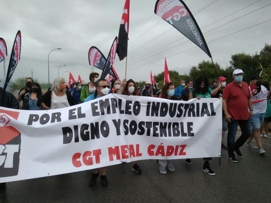 Masiva manifestación contra el cierre de Airbus Puerto Real en Cádiz