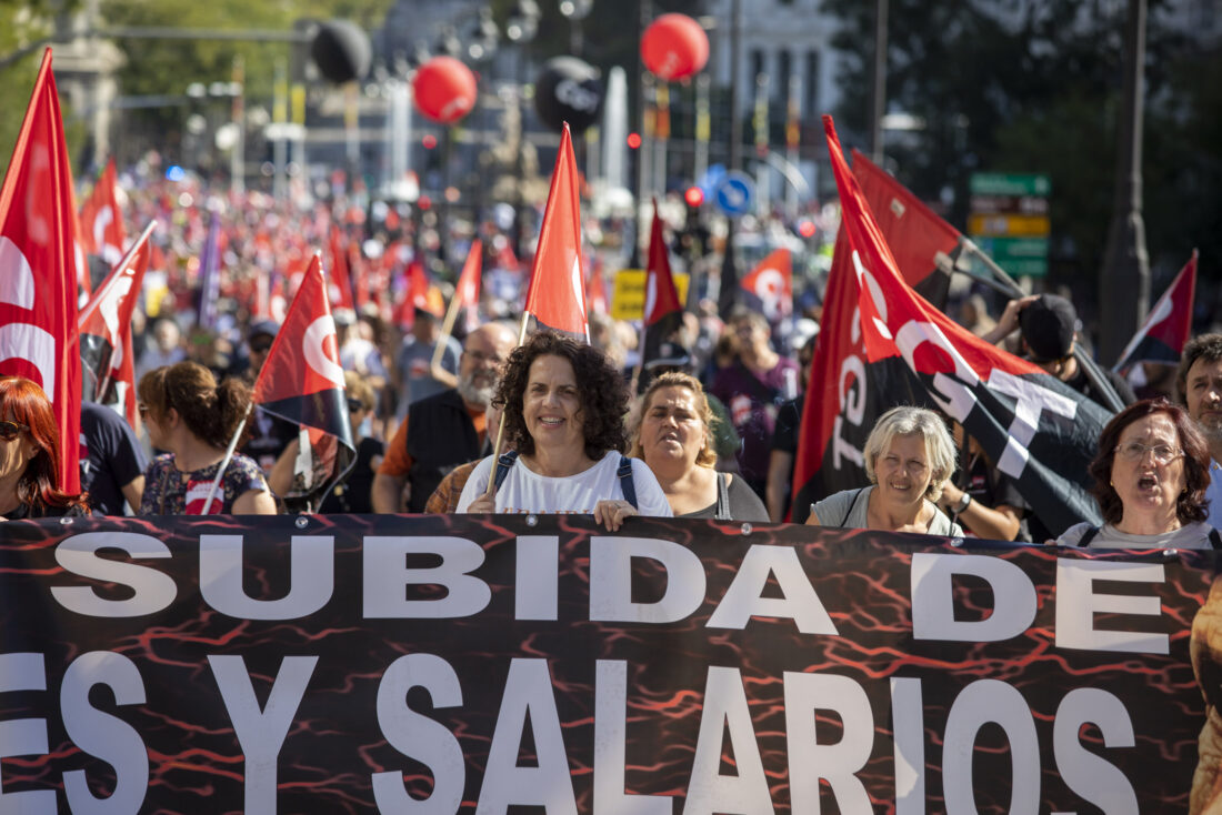 Miles de personas llegan a Madrid para exigir pensiones dignas y el aumento de los salario