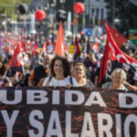 Miles de personas llegan a Madrid para exigir pensiones dignas y el aumento de los salario