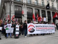 CGT se concentra en la puerta del Sol de Madrid exigiendo mejores condiciones laborales para las trabajadoras de los grandes almacenes