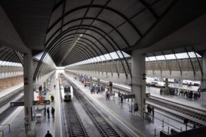 CGT denuncia el abandono y mal estado general de la estación de Sevilla Santa Justa