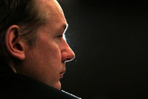 CGT ante la libertad de J. Assange: “Los derechos fundamentales son la verdadera utopía bajo el capitalismo”.
