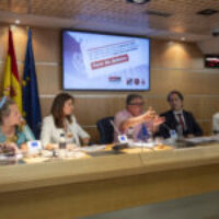 FETAP-CGT reúne en Madrid a juristas, políticos, sindicalistas y expertos para exigir la fijeza de las trabajadoras interinas y valorar las últimas novedades legales sobre el conflicto.