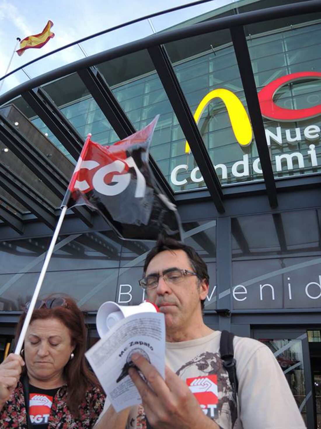 Protesta contra el despido de nuestra compañera en McDonalds