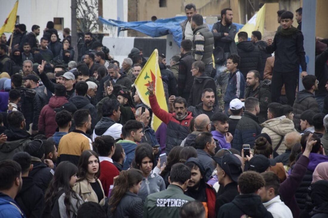 CGT celebra la caída del dictador Bachar El Asad y expresa su compromiso con la defensa de la Administración Autónoma del Norte y el Este de Siria surgida de las raíces de la revolución de Rojava.