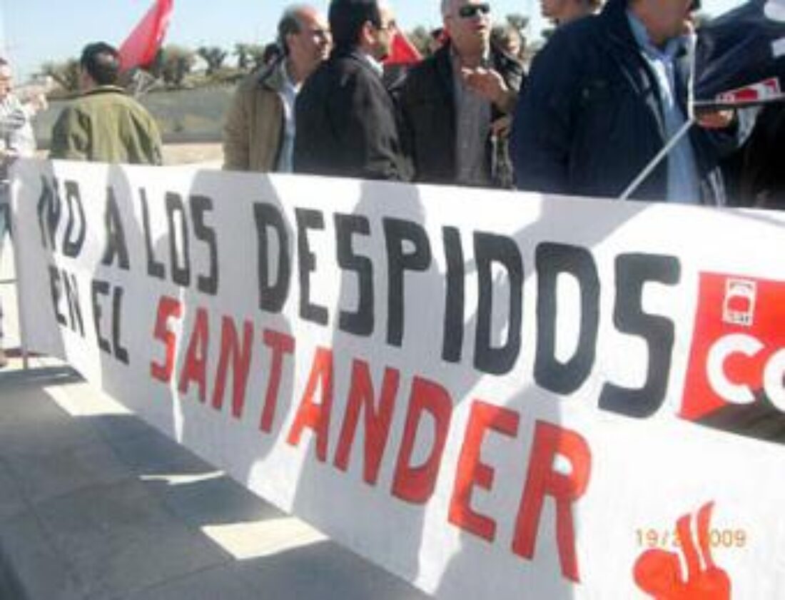 El Banco Santander despide a 157 trabajadores de su servicio de Activación de Tarjetas