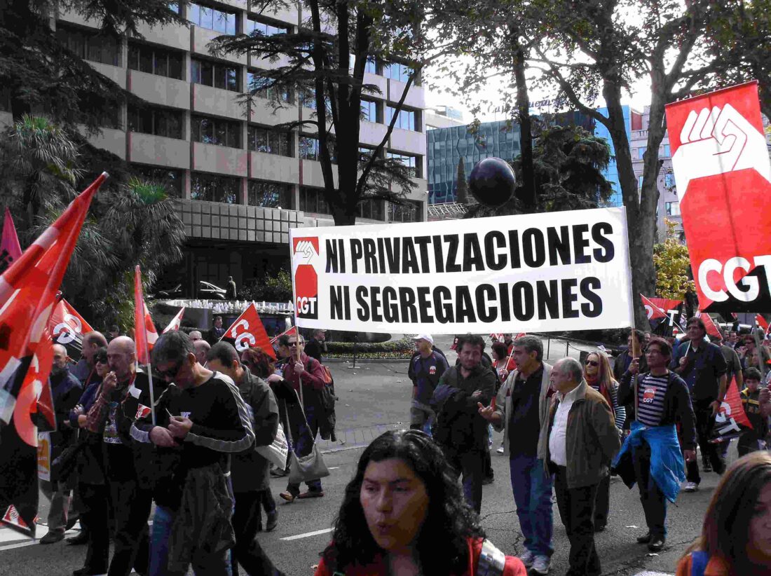 Jornada de lucha por un ferrocarril público y contra la privatizacion. Viernes 17 de mayo en el vestíbulo de Sants-Estació a las 13 y a las 18 horas, Barcelona